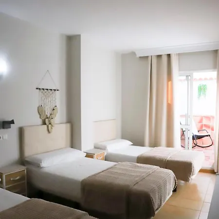 Cuevas بيت ضيافة فوينخيرولا