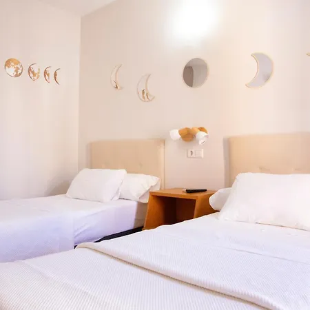 Cuevas 2* فوينخيرولا