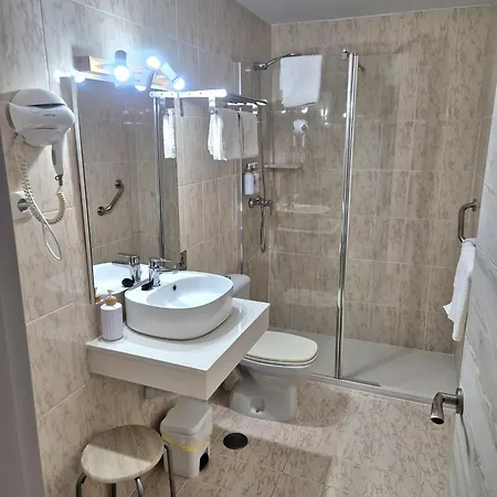 Πανσιόν Cuevas 2*